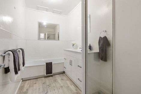 Photo of property in 6/66 Victoria Road, Devonport, Auckland, 0624