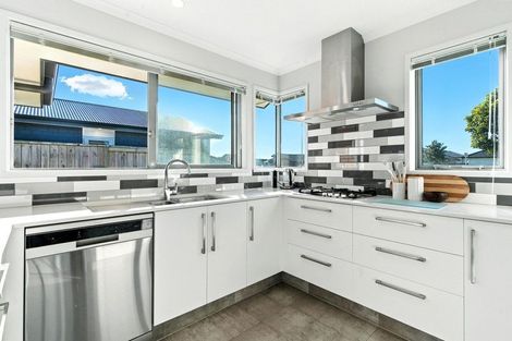 Photo of property in 196 The Boulevard, Papamoa Beach, Papamoa, 3118