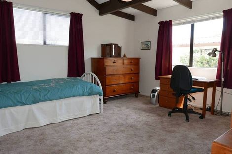 Photo of property in 2/58 Marlow Road, Aranui, Christchurch, 8061