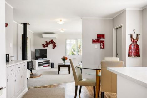 Photo of property in 120 Glen Road, Ranui, Auckland, 0612