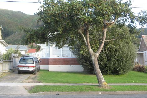 Photo of property in 105 Wilkie Crescent, Naenae, Lower Hutt, 5011