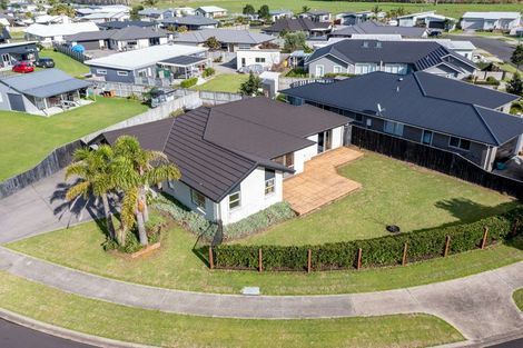 Photo of property in 17 Alf Simpson Drive, Whitianga, 3510