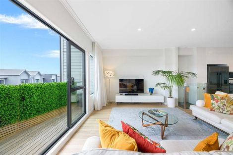 Photo of property in 12 Moki Place, Long Bay, Auckland, 0630