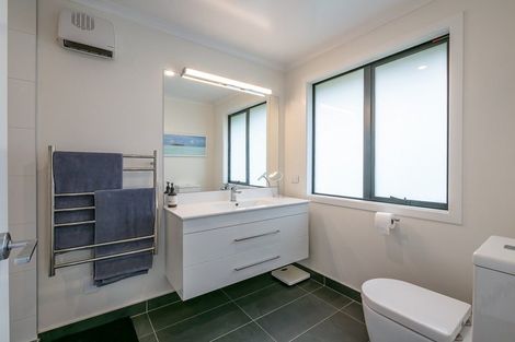 Photo of property in 90 Iwa Street, Mapua, 7005