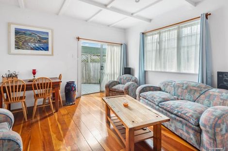 Photo of property in 2/13 Hart Road, Hauraki, Auckland, 0622