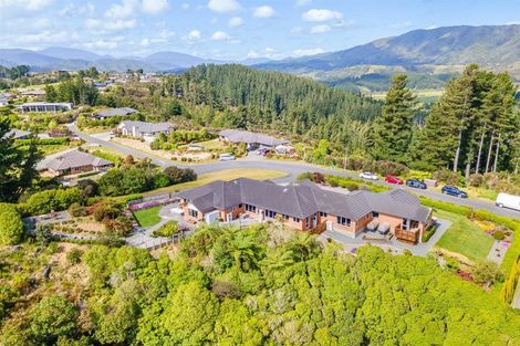 Photo of property in 1 Valley View Way, Timberlea, Upper Hutt, 5018