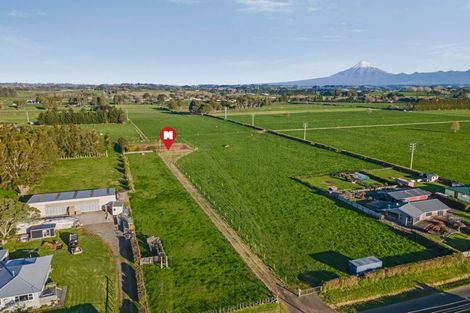 Photo of property in 72 Ninia Road, Paraite, New Plymouth, 4373