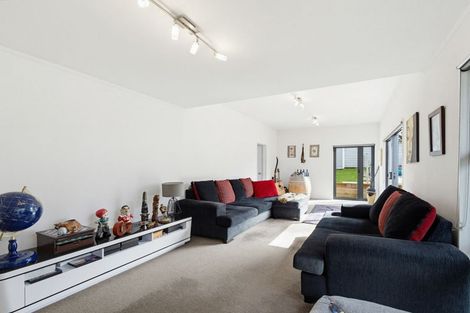 Photo of property in 57 John Dee Crescent, Red Beach, 0932
