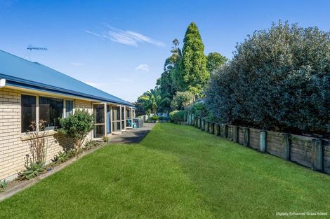 Photo of property in 5 Ernest Shackleton Place, Waiuku, 2123