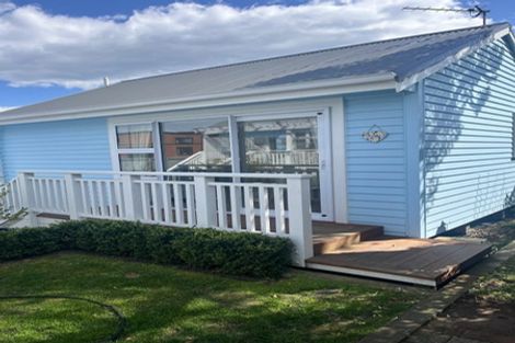 Photo of property in 8 Effingham Street, North New Brighton, Christchurch, 8083