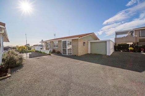 Photo of property in 496-498 Devon Street East, Strandon, New Plymouth, 4312