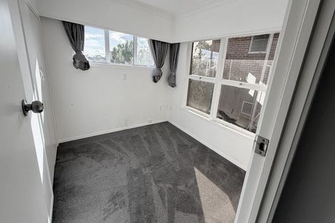 Photo of property in 1/166 East Coast Road, Forrest Hill, Auckland, 0620
