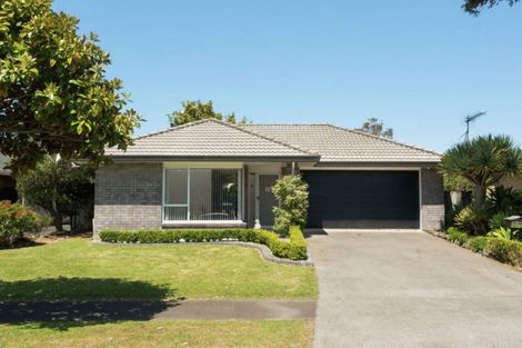 Photo of property in 1/71 Frank Nobilo Drive, Golflands, Auckland, 2013