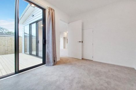 Photo of property in 4/535 Swanson Road, Ranui, Auckland, 0612