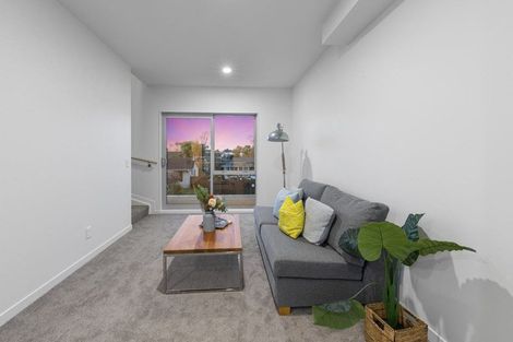 Photo of property in 4/1 Matuhi Rise, Henderson, Auckland, 0612