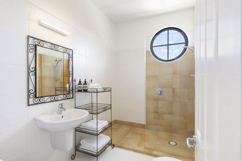 Photo of property in 12 Upland Road, Kelburn, Wellington, 6012