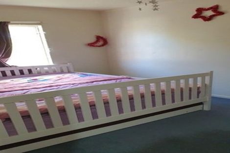 Photo of property in 3 Butia Avenue, Henderson, Auckland, 0612