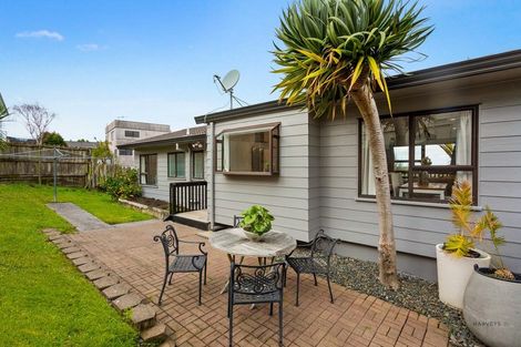Photo of property in 26 Amery Place, West Harbour, Auckland, 0618