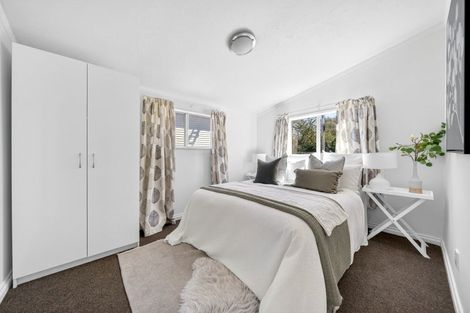 Photo of property in 1 Kempton Street, Greytown, 5712