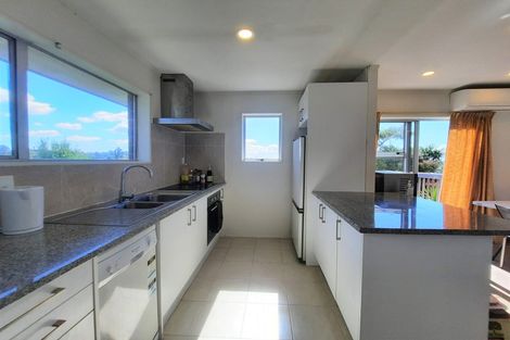 Photo of property in 1/27 Shanaway Rise, Hillcrest, Auckland, 0627