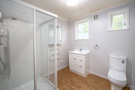 Photo of property in 16 Taylor Street, Carterton, 5713