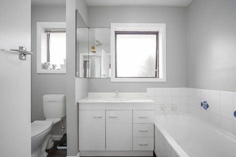 Photo of property in 31 Oriana Crescent, Hornby, Christchurch, 8042