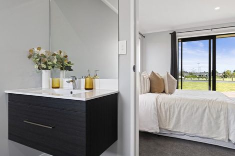 Photo of property in 51 Rapana Drive, Tuakau, 2121