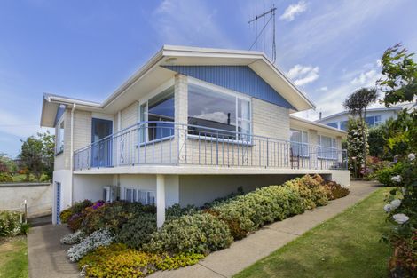 Photo of property in 18 Wharfe Street, South Hill, Oamaru, 9400