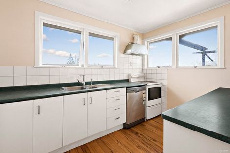 Photo of property in 29 Sycamore Drive, Sunnynook, Auckland, 0620