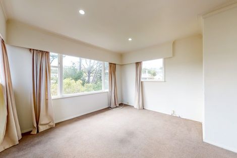 Photo of property in 26 Robert Street, Newlands, Wellington, 6037