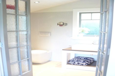 Photo of property in 20 Seabreeze Road, Narrow Neck, Auckland, 0624