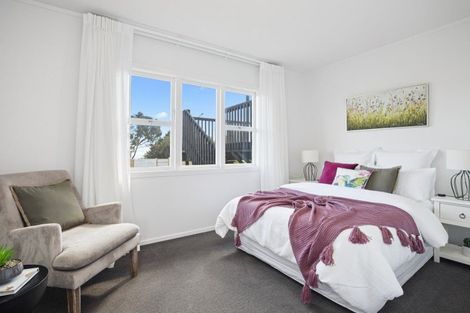 Photo of property in 11 Crispe Road, Clarks Beach, 2122