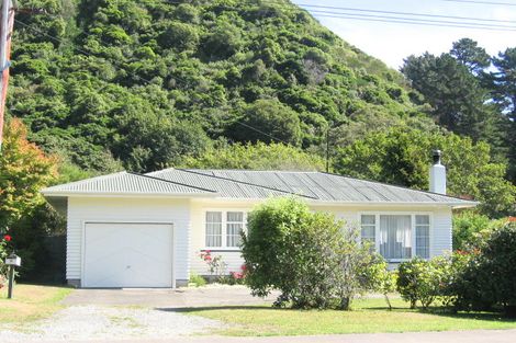 Photo of property in 32 Maymorn Road, Te Marua, Upper Hutt, 5018