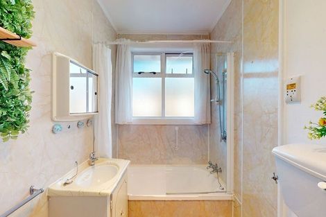 Photo of property in 2/15 Clouston Park Road, Ebdentown, Upper Hutt, 5018