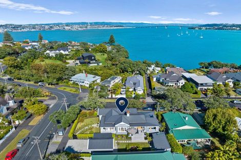 Photo of property in 58 Stanley Point Road, Stanley Point, Auckland, 0624