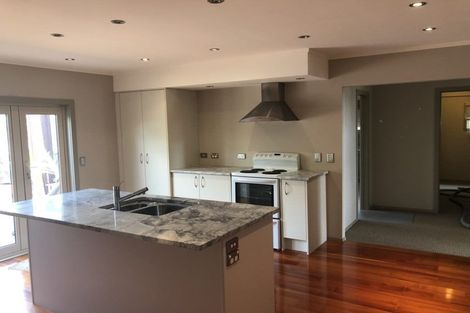 Photo of property in 8 Garmons Way, Castor Bay, Auckland, 0620