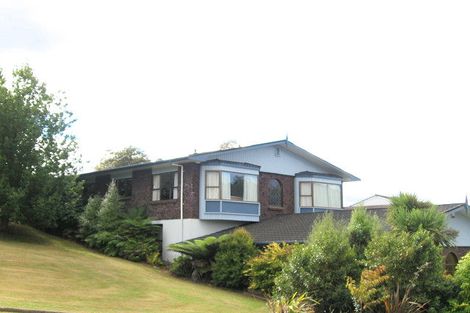 Photo of property in 15 Tapestry Grove, Silverstream, Upper Hutt, 5019