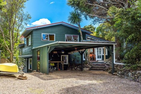 Photo of property in 6 Taraire Street, Ostend, Waiheke Island, 1081