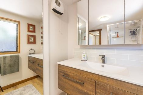 Photo of property in 5 Penfold Square, Leithfield, 7481