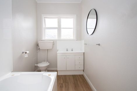 Photo of property in 76 Williams Street, Cambridge, 3434