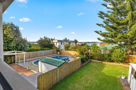 Photo of property in 34 Spinnaker Drive, Te Atatu Peninsula, Auckland, 0610