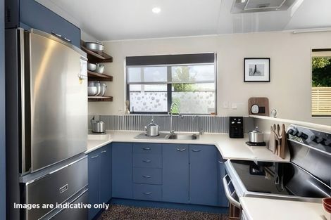 Photo of property in 25a Clairville Crescent, Wai O Taiki Bay, Auckland, 1072