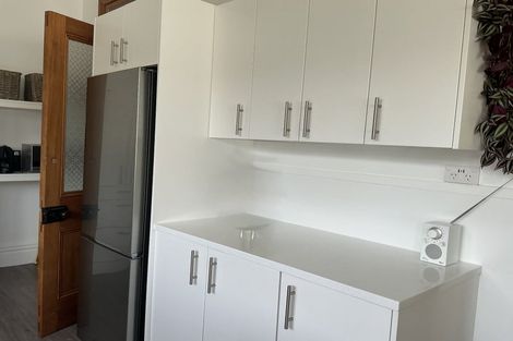 Photo of property in 4 Handley Place, Glen Avon, New Plymouth, 4312