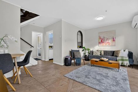 Photo of property in 4/3 Glen Road, Browns Bay, Auckland, 0630