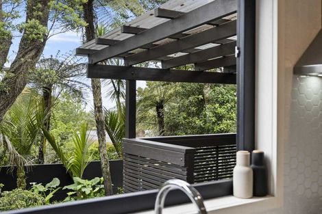 Photo of property in 3 Huia Road, Titirangi, Auckland, 0604