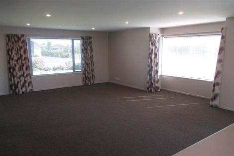 Photo of property in 32 Taiore Crescent, Marshland, Christchurch, 8083