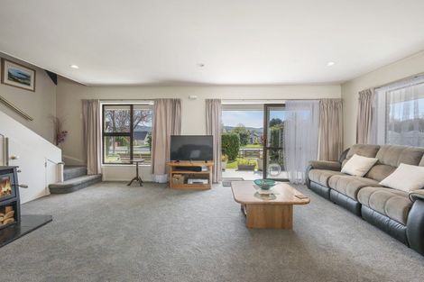 Photo of property in 2 Gibbs Place, Kinloch, Taupo, 3377