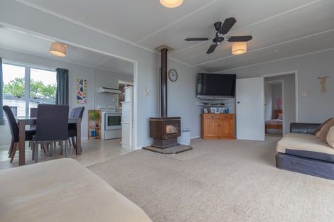 Photo of property in 50 Pipiroa Road, Ngatea, 3503