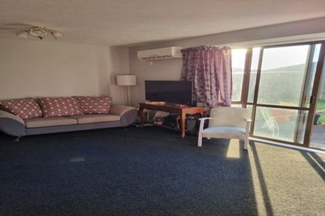 Photo of property in 12 Farm Lane, Parklands, Christchurch, 8083