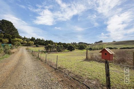 Photo of property in 231 Taiapa Road, Muriwai, Waimauku, 0881